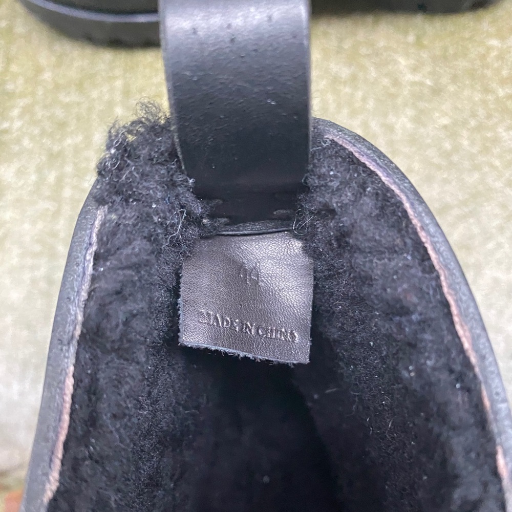 Shearling Line Boots - Picture 6 of 7